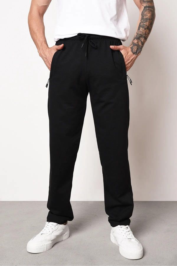 dewberry 14308 Dewberry Straight Leg Pocket Zipper Detailed Sweatpant-BLACK