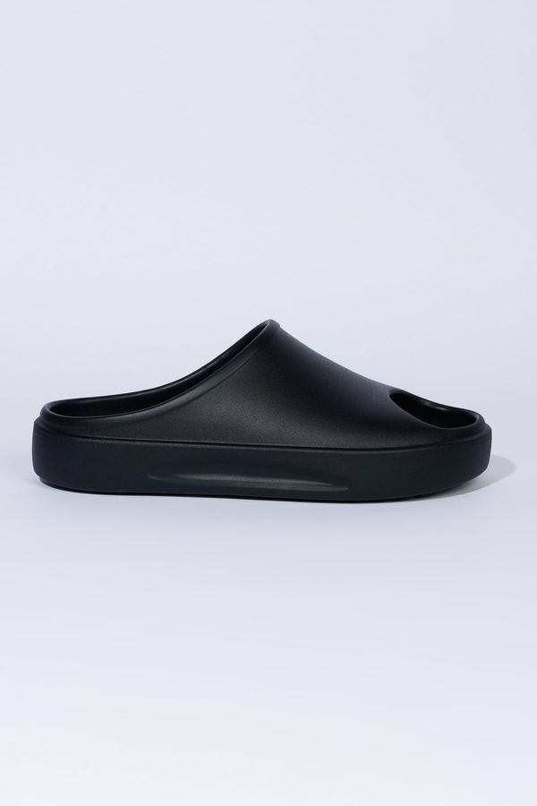 AC&Co / Altınyıldız Classics AC&Co / Altınyıldız Classics Men's Black Flexible Comfortable Sole Patternless Slippers