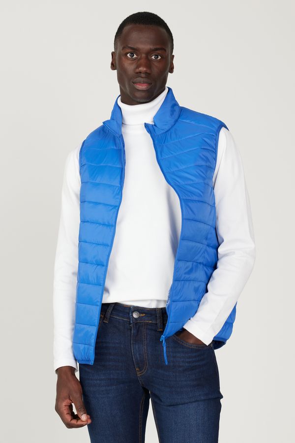 AC&Co / Altınyıldız Classics AC&Co / Altınyıldız Classics Men's Indigo Inflatable Windproof Warm Fiber Ultra Light Vest with Portable Bag