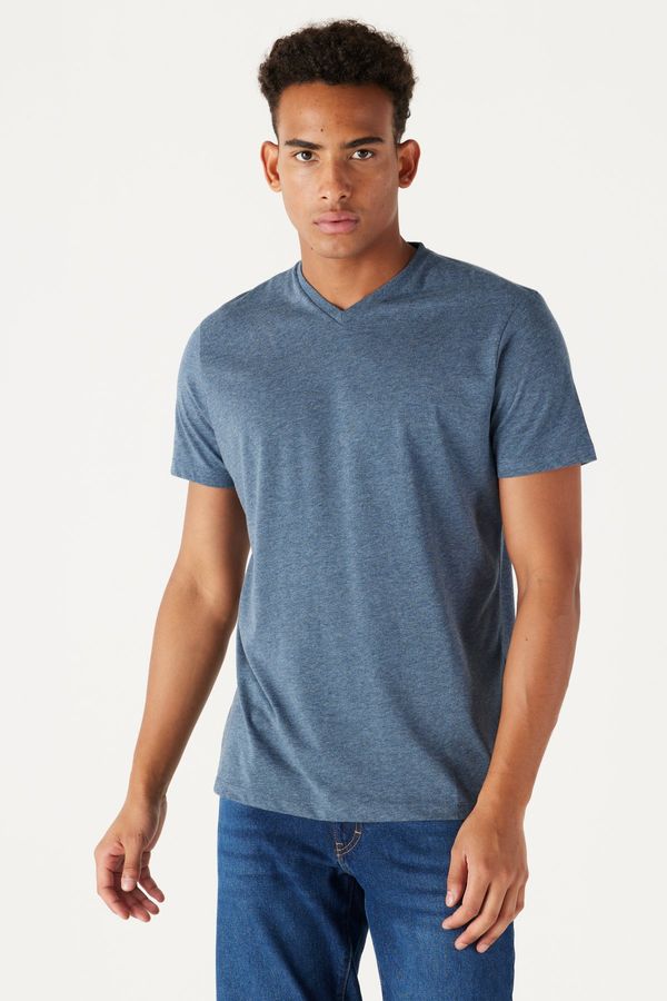 AC&Co / Altınyıldız Classics AC&Co / Altınyıldız Classics Men's Indigo Melange Slim Fit Slim Fit V-neck Cotton V-neck Short Sleeved T-Shirt.