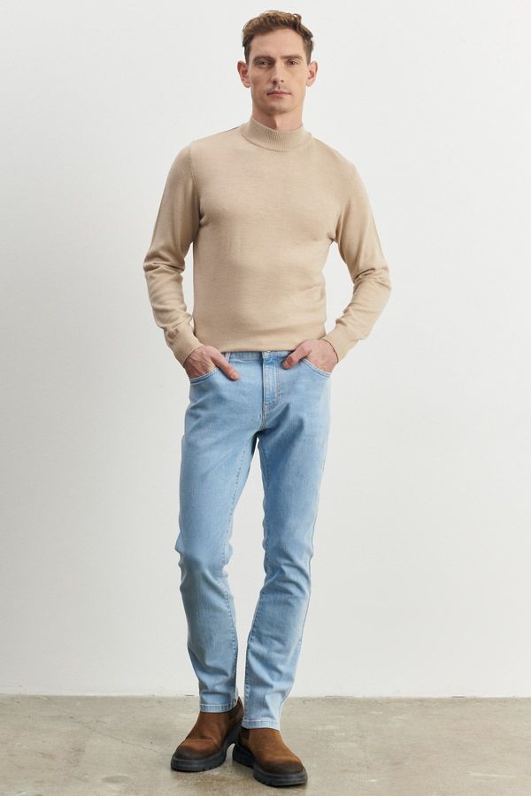 AC&Co / Altınyıldız Classics AC&Co / Altınyıldız Classics Men's Light Blue Slim Fit Slim Fit Magic Denim Flexible Jeans.