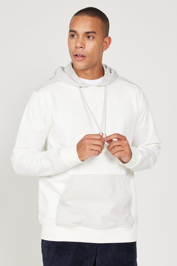 ALTINYILDIZ CLASSICS ALTINYILDIZ CLASSICS Men's Ecru-beige Standard Fit, Normal Cut, Hooded Sweatshirt with Pocket.