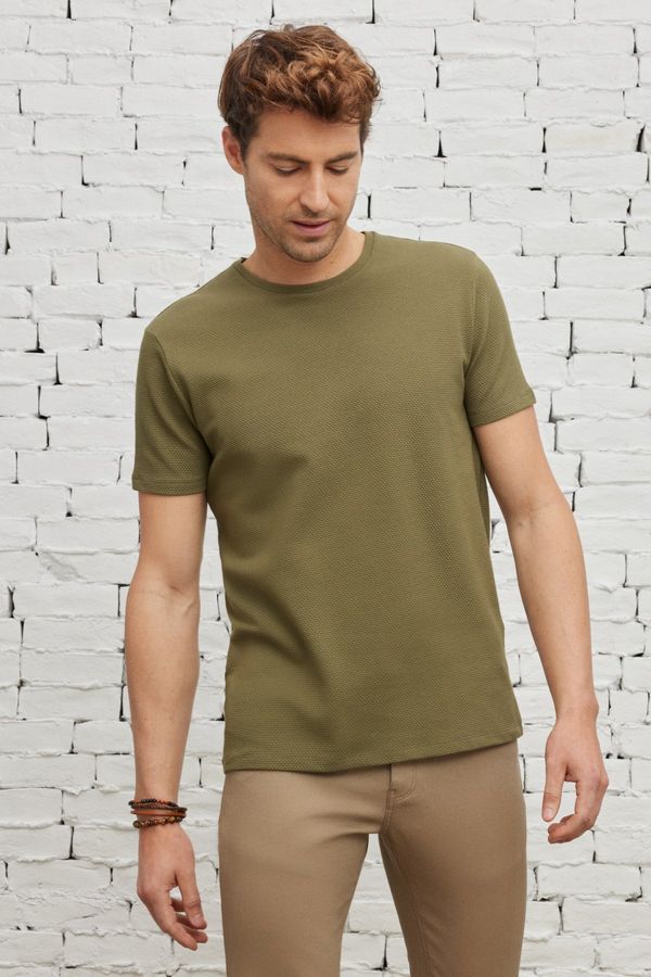 ALTINYILDIZ CLASSICS ALTINYILDIZ CLASSICS Men's Khaki Slim Fit Slim Fit Crew Neck Short Sleeved Basic T-Shirt with Soft Touch.