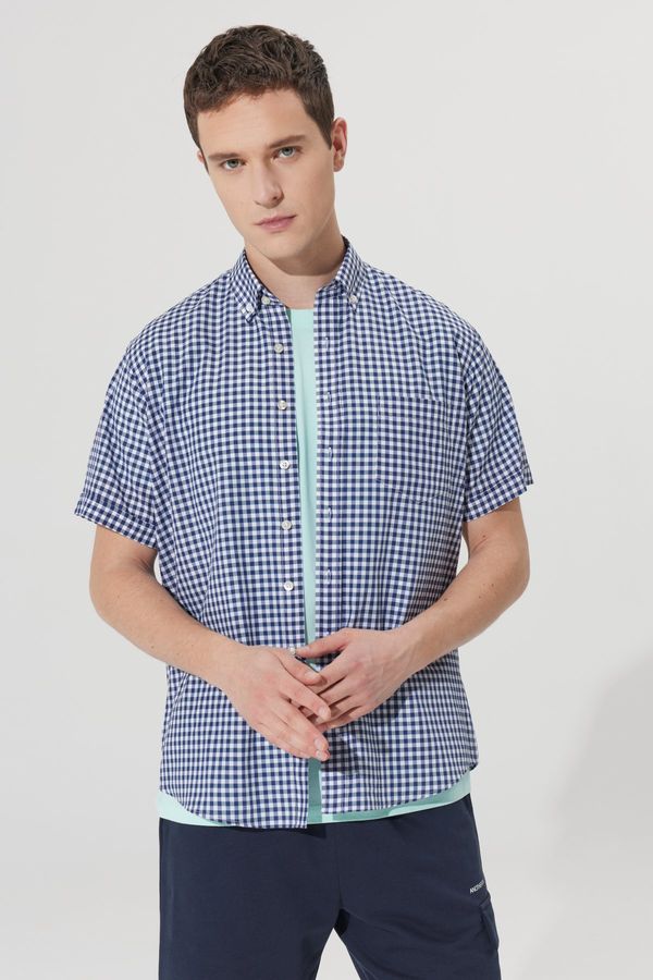ALTINYILDIZ CLASSICS ALTINYILDIZ CLASSICS Men's White-Navy Blue Comfort Fit Wide-Fit Buttoned Collar Cotton Gingham Short Sleeve T-Shirt