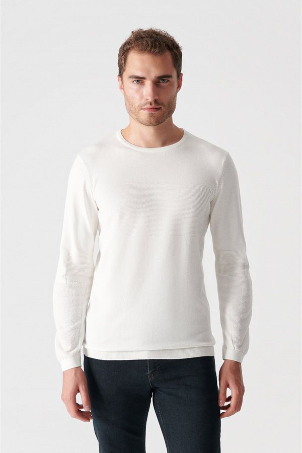 Avva Avva Men's White Crewneck Jacquard Sweater
