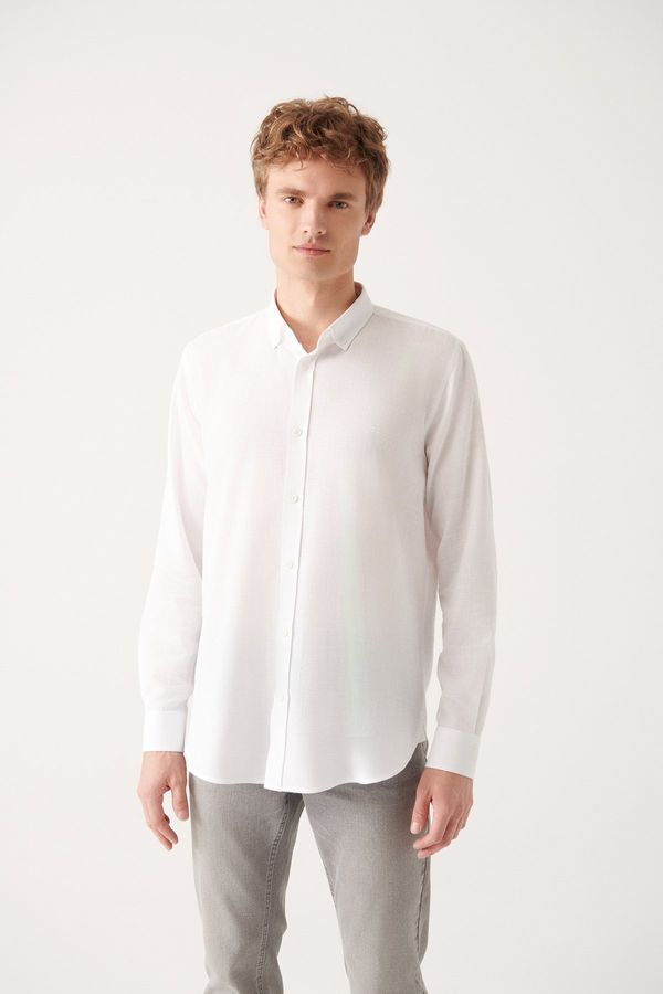 Avva Avva Men's White Easy Iron Button Collar Textured Cotton Regular Fit Shirt