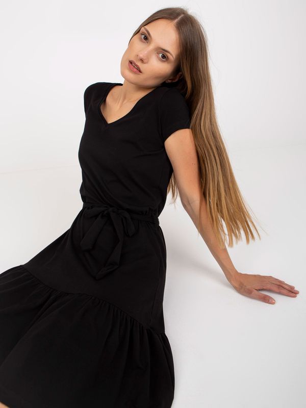 Fashionhunters Basic black dress with ruffle RUE PARIS