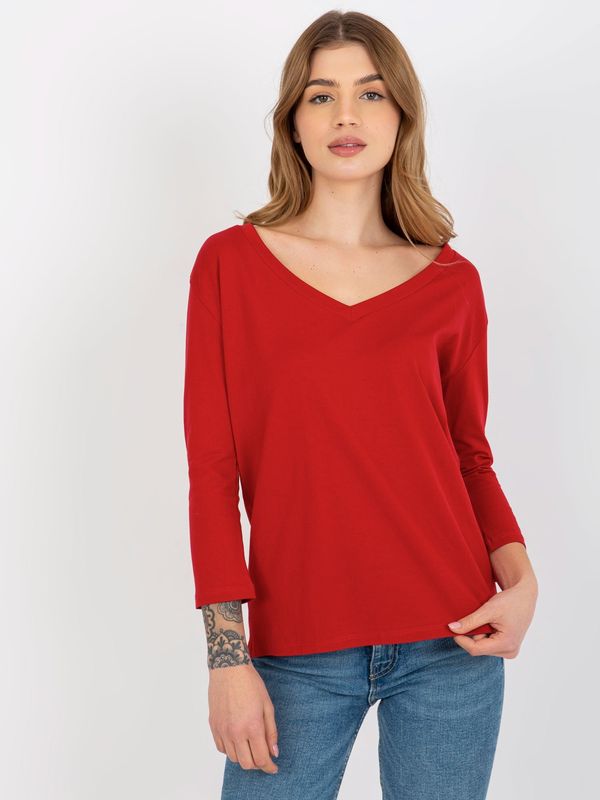 Fashionhunters Basic red cotton blouse with neckline