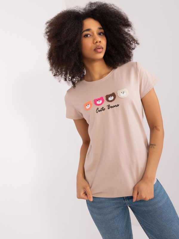 Fashionhunters Beige T-shirt with BASIC FEEL GOOD patches