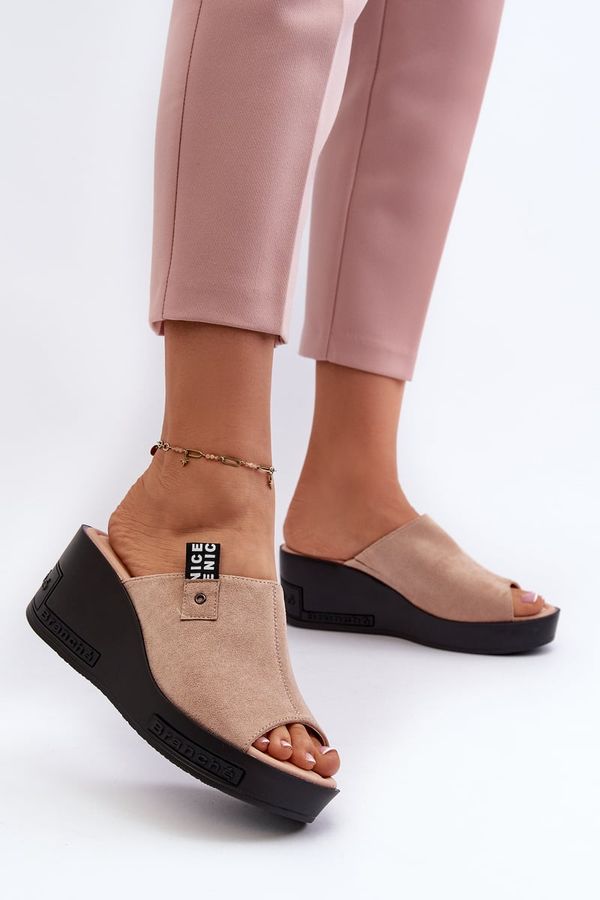 Kesi Beige Vleni women's wedge slippers