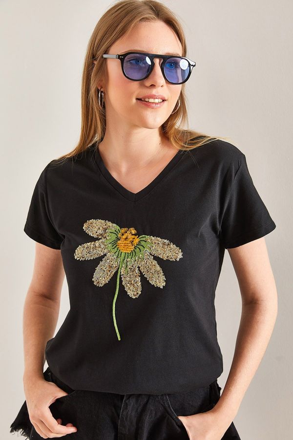 Bianco Lucci Bianco Lucci Women's Daisy Embroidered Tshirt