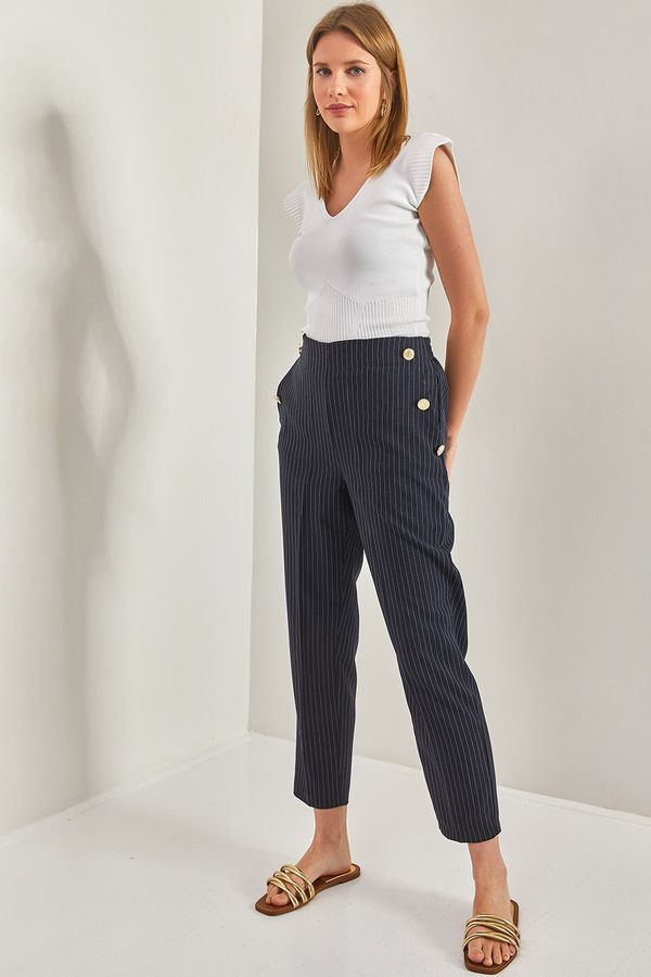 Bianco Lucci Bianco Lucci Women's Pockets Buttoned Trousers