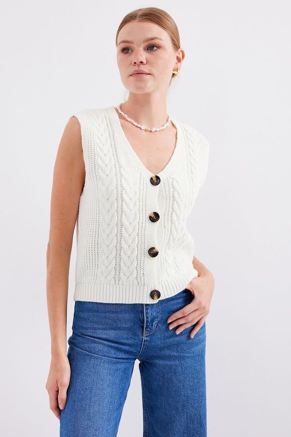 Bigdart Bigdart 15882 Buttoned Short Knitwear Vest - White