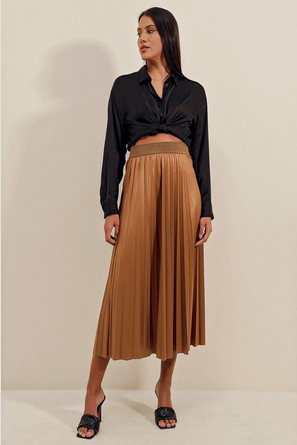 Bigdart Bigdart 1894 Leather Look Pleated Skirt - Tan