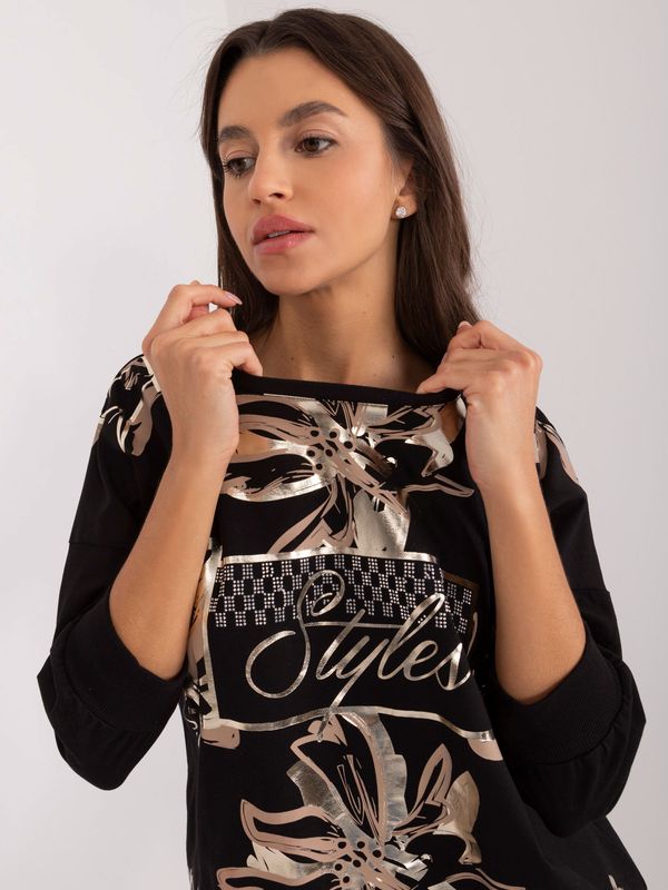 Fashionhunters Black blouse with print and appliqué