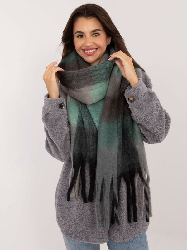 Fashionhunters Black-gray winter scarf with fringe