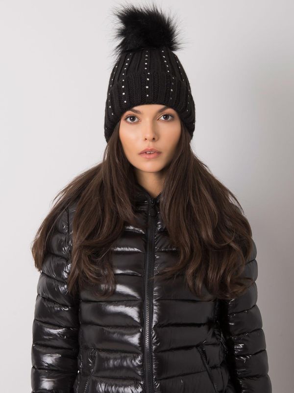 Fashionhunters Black insulated hat with applications