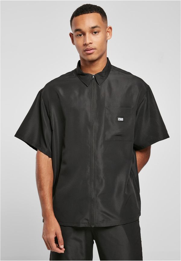 UC Men Black shirt made of recycled nylon
