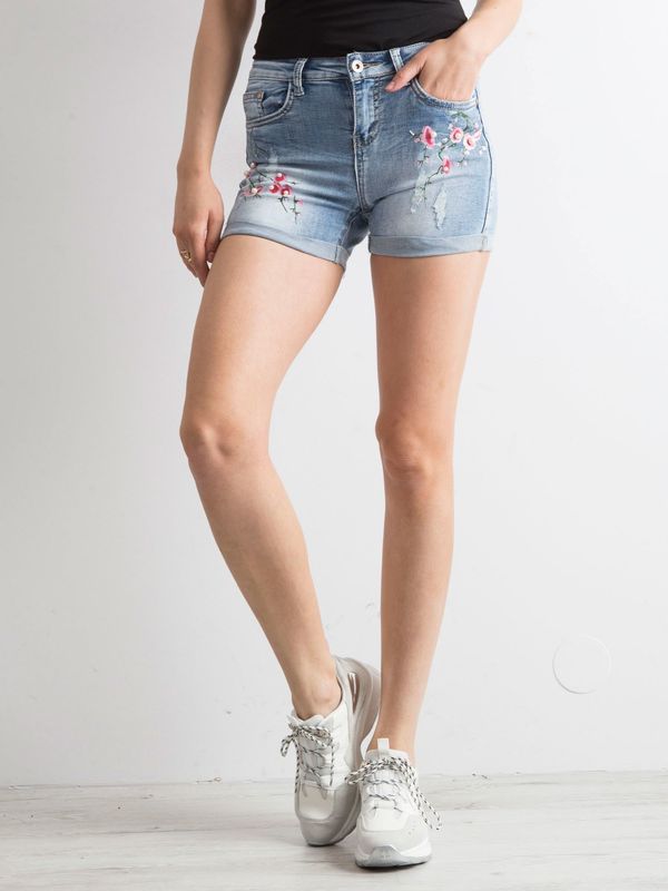 Fashionhunters Blue denim shorts with patches
