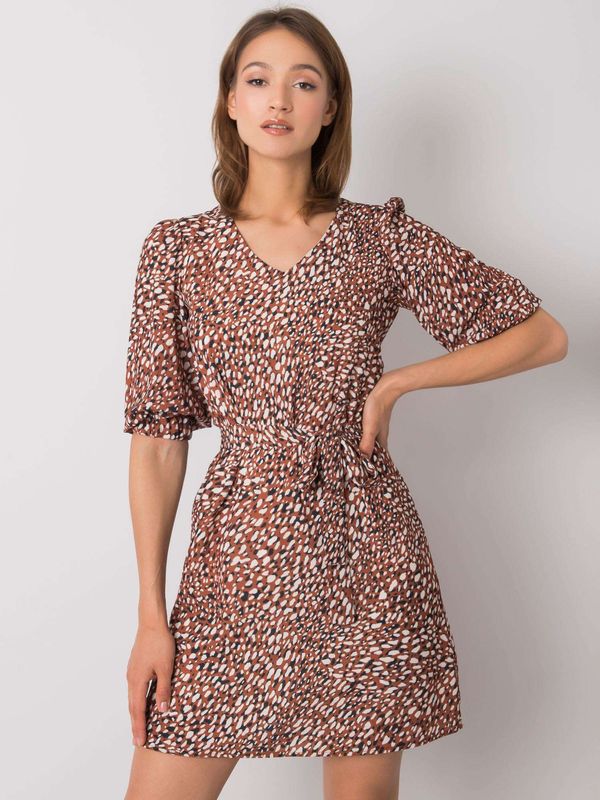 Fashionhunters Brown patterned dress with belt