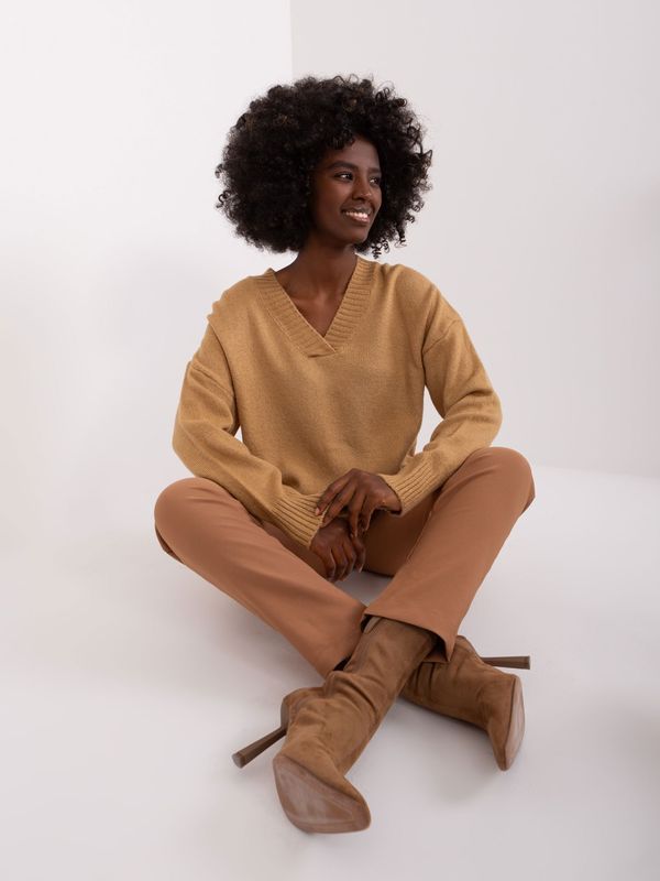 Fashionhunters Camel long classic sweater with cuffs
