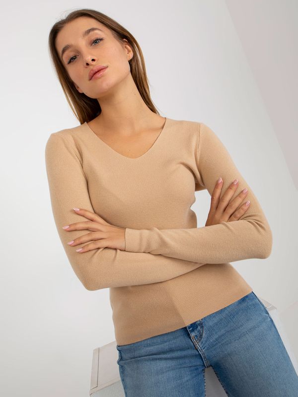 Fashionhunters Camel smooth classic sweater with neckline