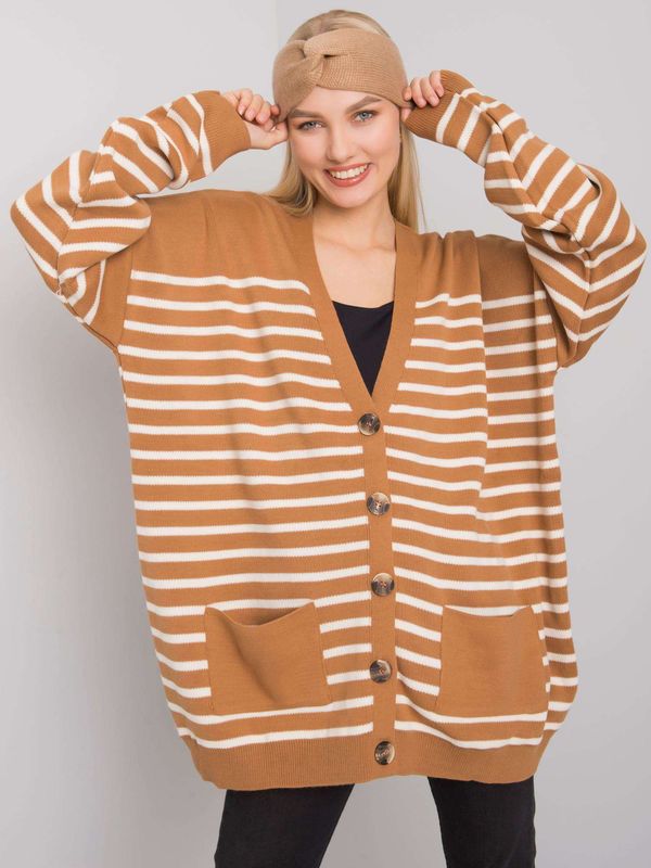 Fashionhunters Camel sweater with buttons