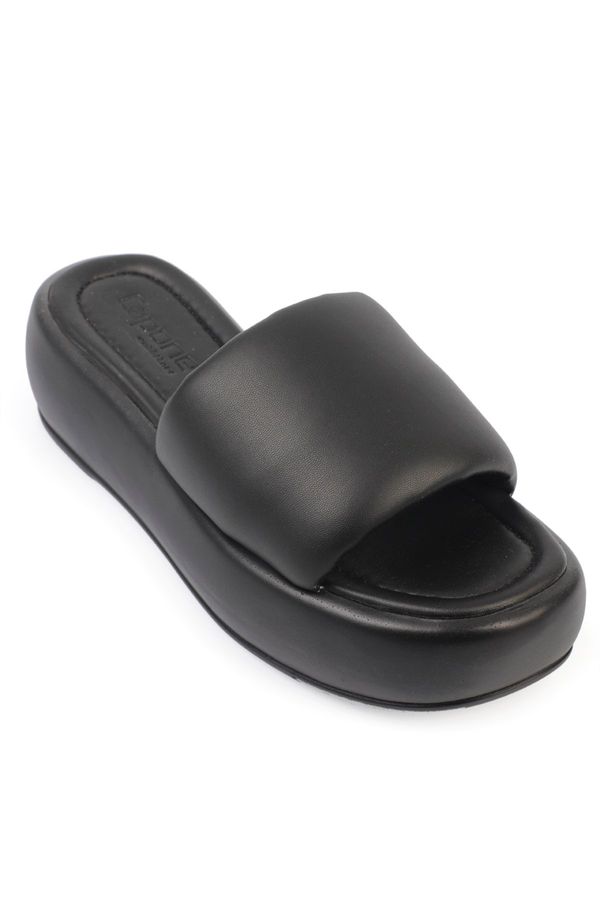 Capone Outfitters Capone Outfitters Women's Wedge Heel Single Strap Slippers