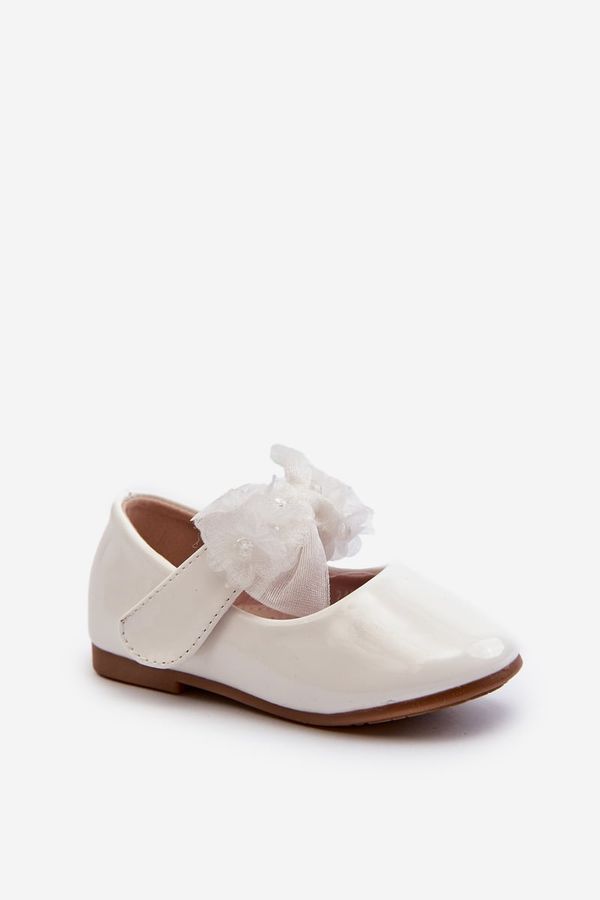 Kesi Children's patent leather ballerinas with velcro and bow, white Olessa