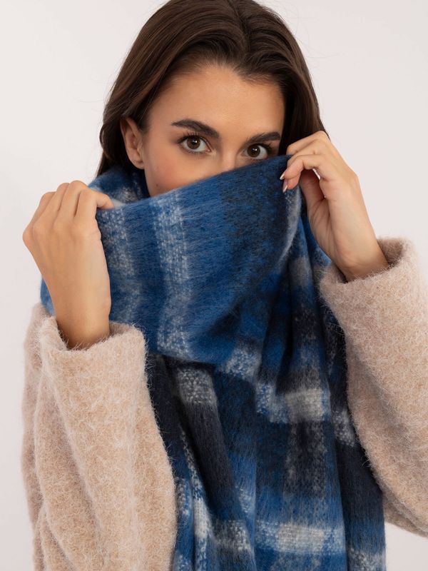 Fashionhunters Dark blue checkered scarf