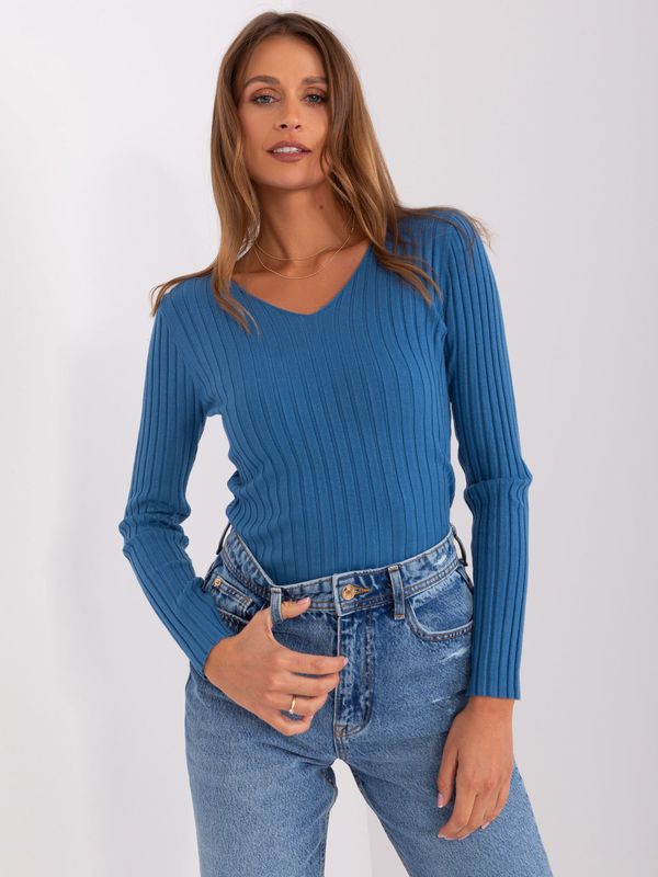 Fashionhunters Dark blue fitted classic sweater