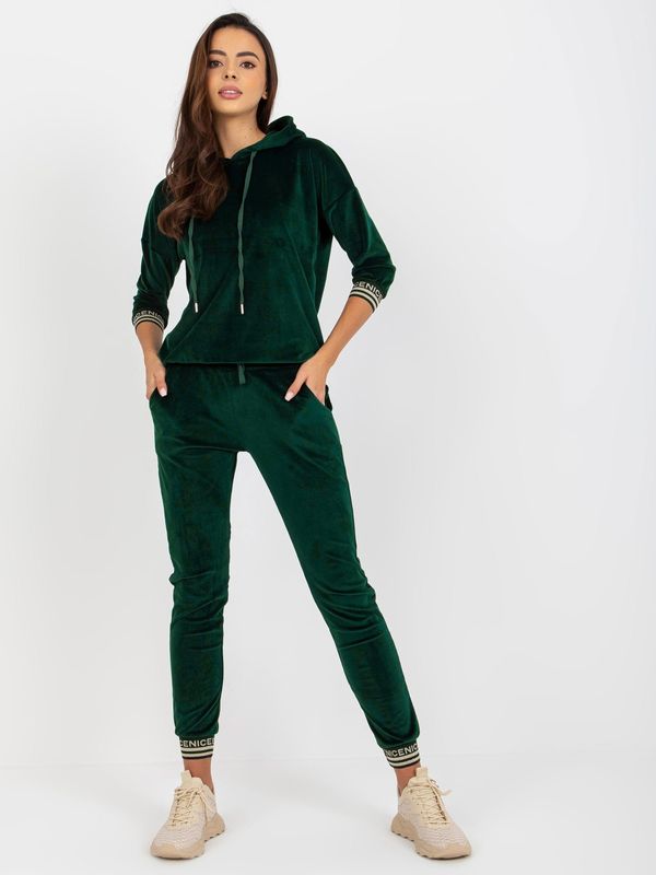 Fashionhunters Dark green women's velour set with sweatshirt