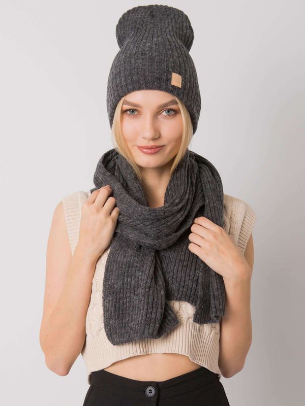 Fashionhunters Dark grey winter set, hat and scarf RUE PARIS