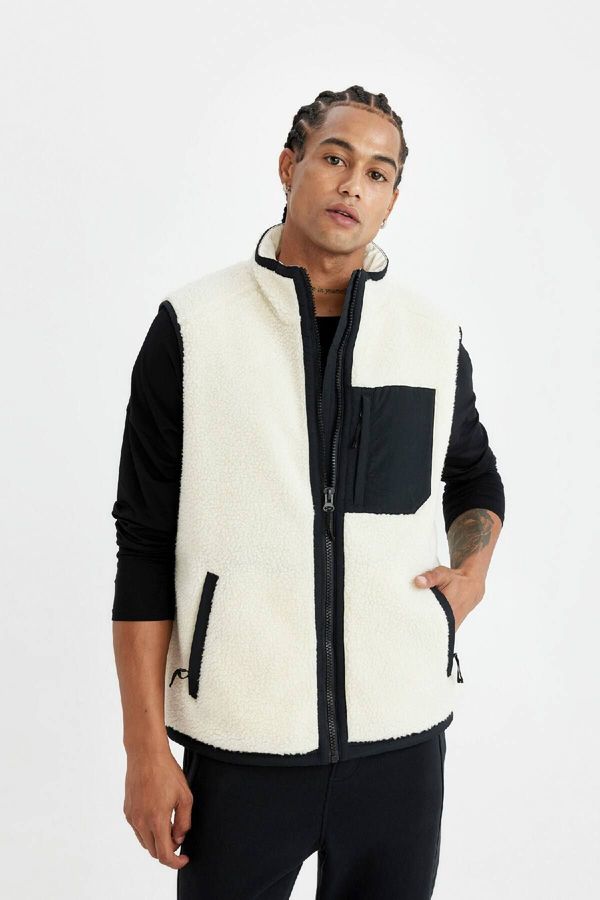 DEFACTO DEFACTO Men's Beige Welsoft Plush Regular Fit Normal Cut Stand Collar Zippered Pocket Vest