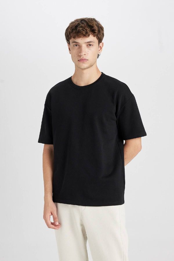 DEFACTO DEFACTO Men's Black Boxy Fit Wide Cut Crew Neck Cotton Short Sleeve Basic T-Shirt