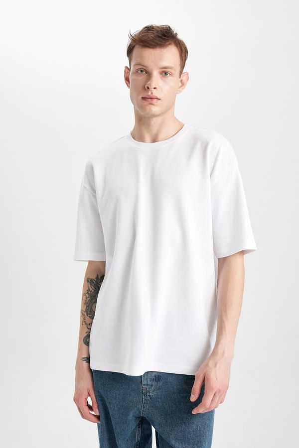 DEFACTO DEFACTO Men's White Oversize Fit Wide Cut Crew Neck Heavy Fabric Short Sleeve Basic T-Shirt