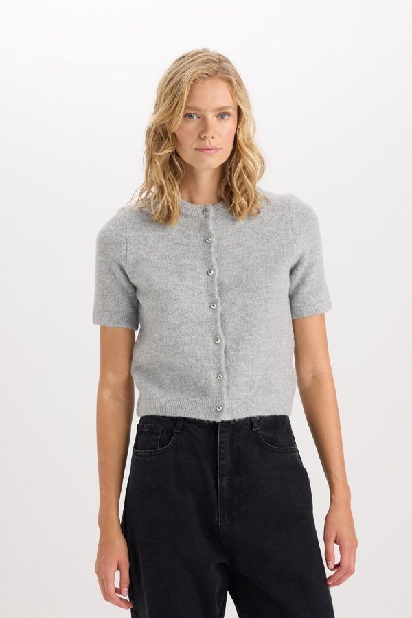 DEFACTO DEFACTO Regular Fit Crew Neck Basic Plain Buttoned Short Sleeve Knitted Cardigan