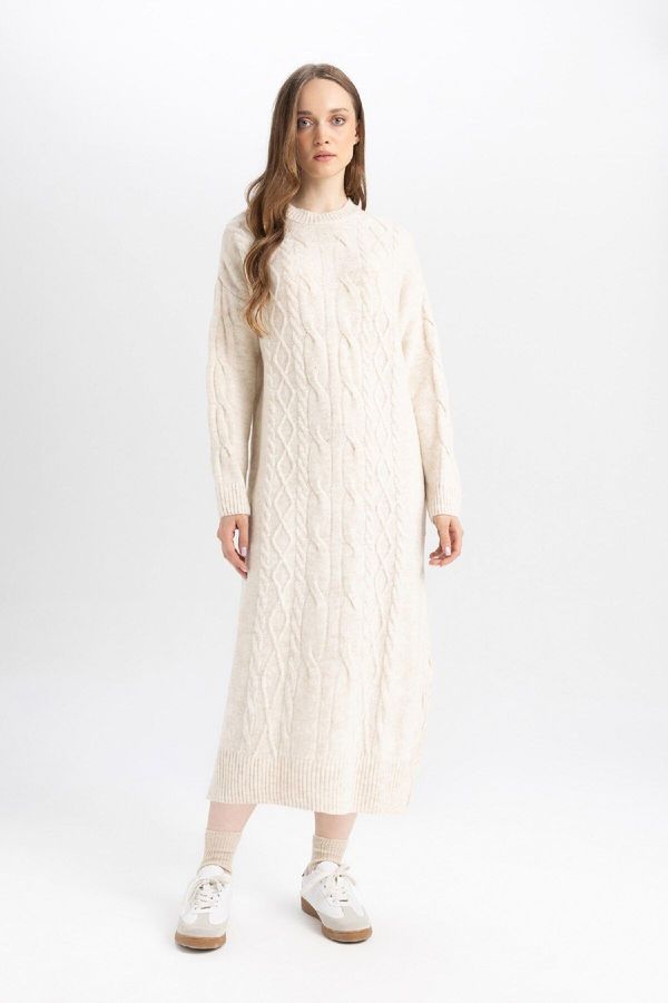 DEFACTO DEFACTO Regular Fit Crew Neck Hair Knitting Patterned Basic Plain Long Sleeve Maxi Sweater Dress