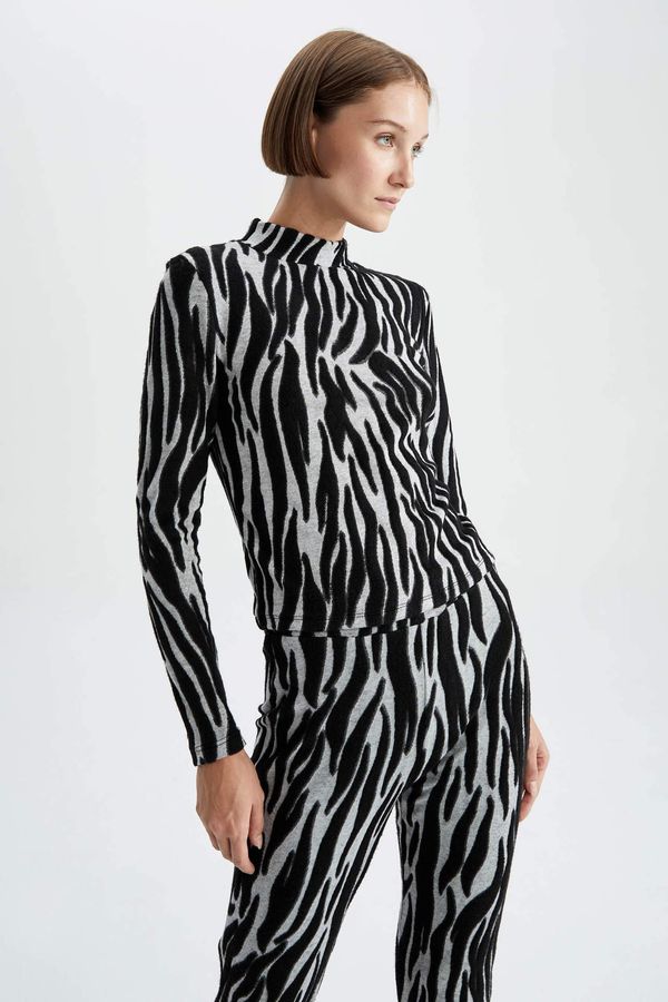 DEFACTO DEFACTO Slim Fit Half Turtleneck Zebra Desenli Long Sleeve T-Shirt