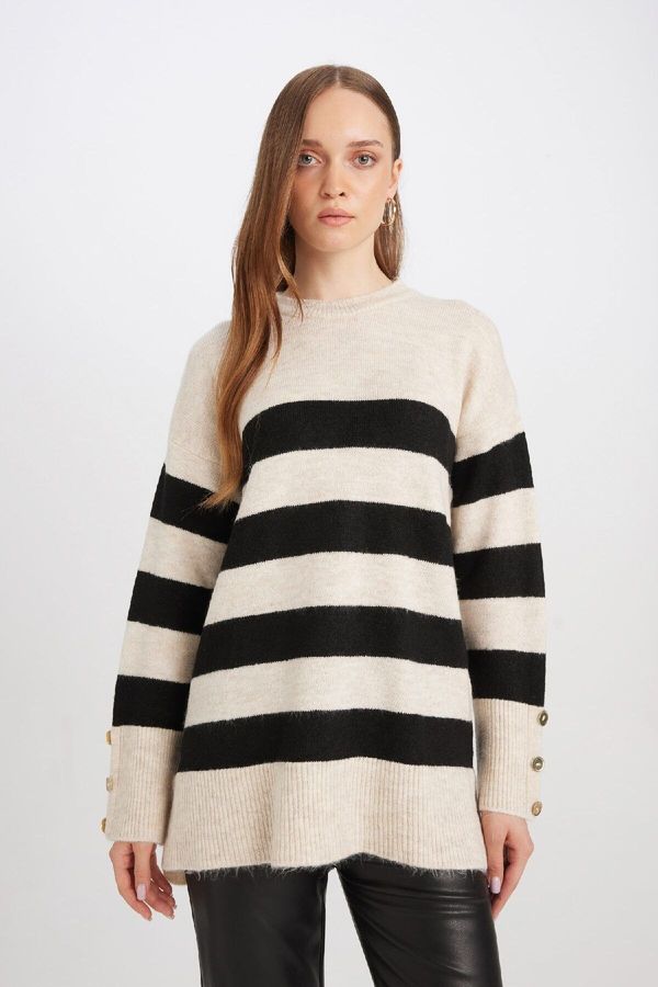 DEFACTO DEFACTO Women's Regular Fit Crew Neck Button Detail Striped Knitwear Sweater Tunic