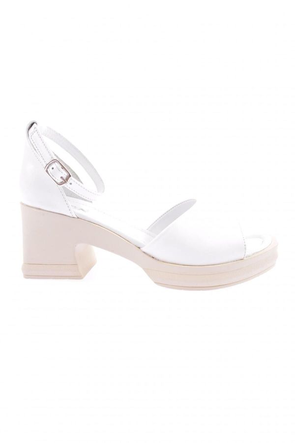 DGN DGN 50-01 23y Women's Thick Strapped Ankle Strap Heeled Sandals Genuine Leather White