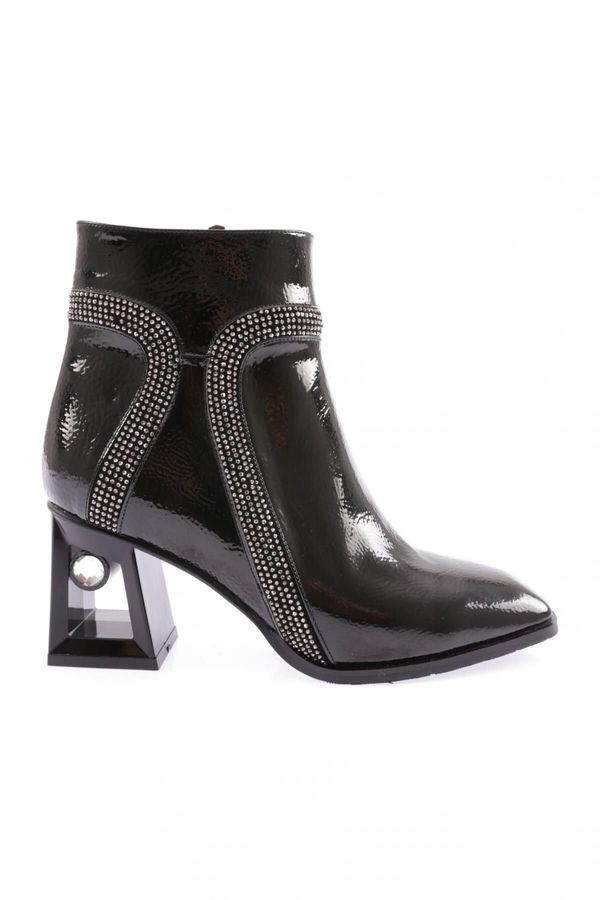 DGN DGN 864-22k Women's Silver Stone Heeled Boots.