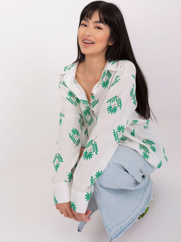 Fashionhunters Ecru-Green Women's Oversized Patterned Shirt