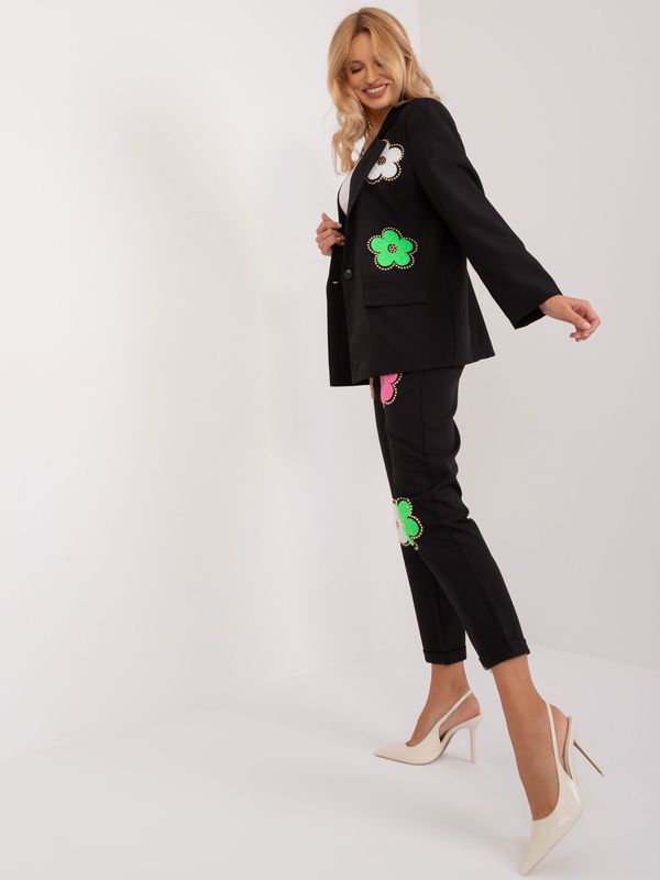 Fashionhunters Elegant black set with flower appliqués
