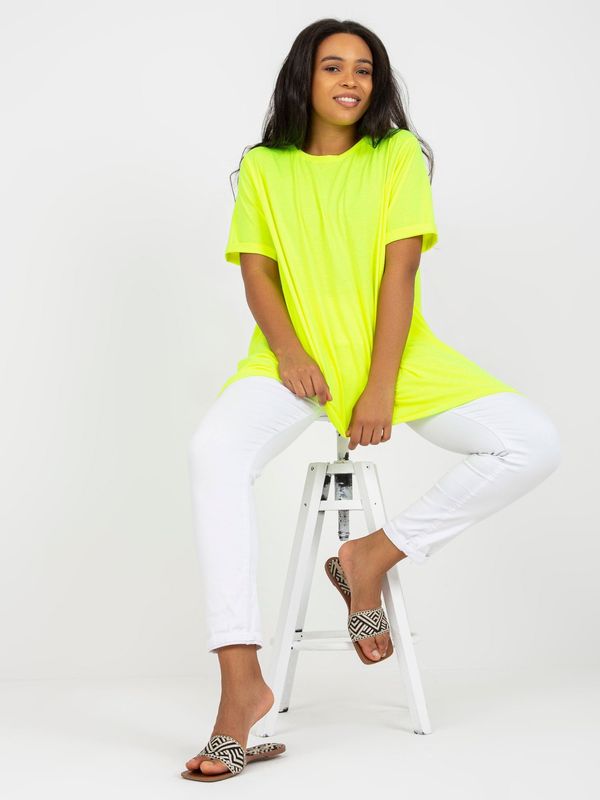 Fashionhunters Fluo yellow viscose tunic plus size with short sleeves
