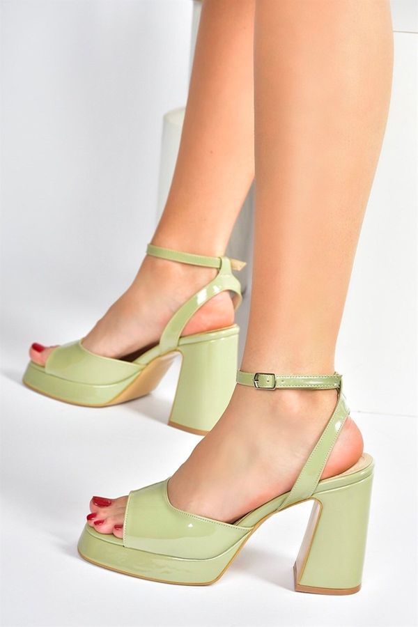 Fox Shoes Fox Shoes Green Patent Leather Thick Platform Heeled Women's Shoes