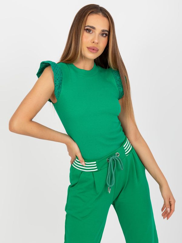 Fashionhunters Green ribbed blouse with short sleeves RUE PARIS