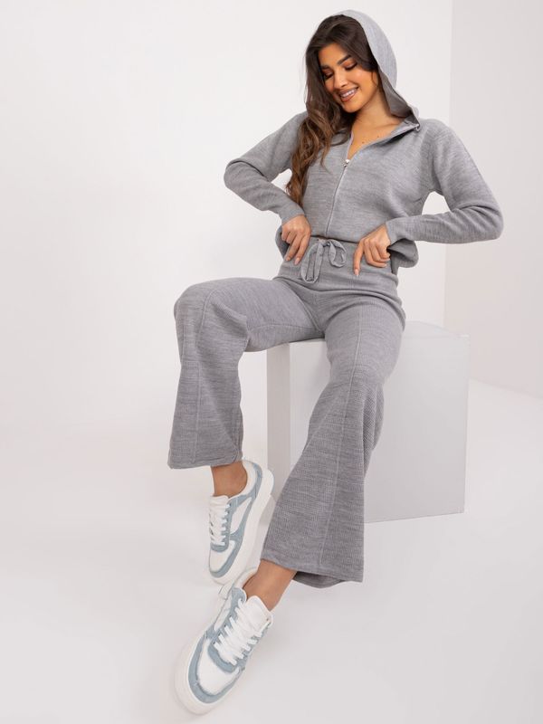 Fashionhunters Grey casual set with a zip-up sweater