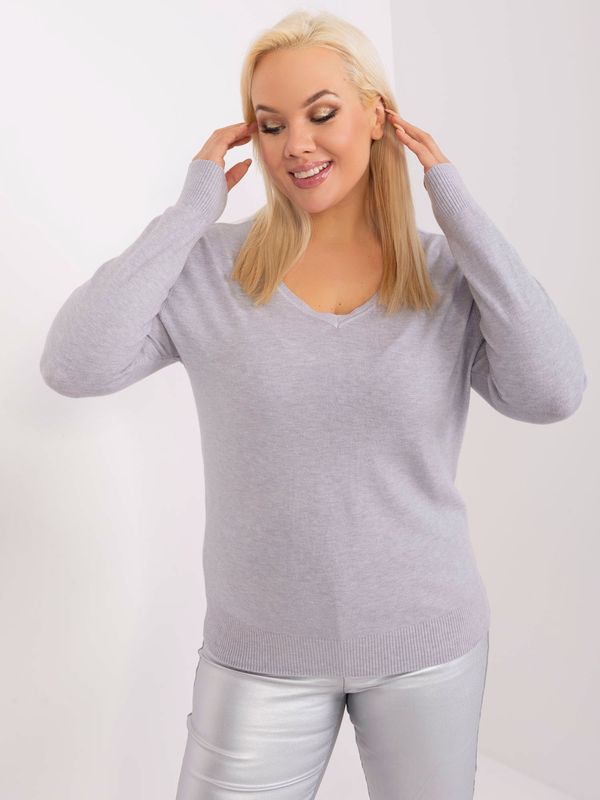 Fashionhunters Grey plain V-neck sweater