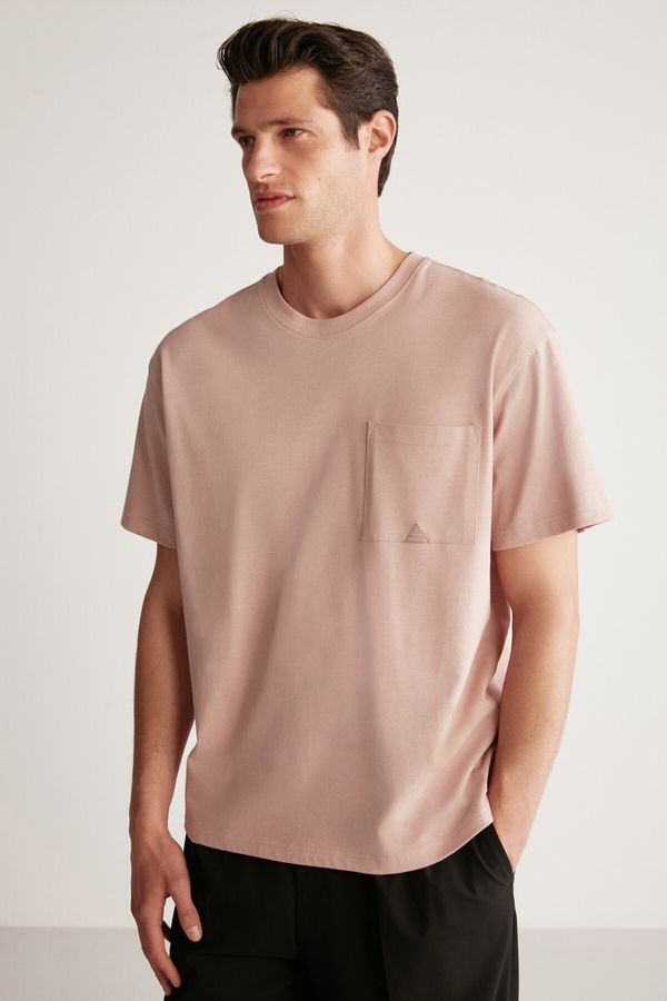 GRIMELANGE GRIMELANGE Leo Men's Regular Fit 100% Cotton Pink T-shirt with Pockets and Ornamental Label